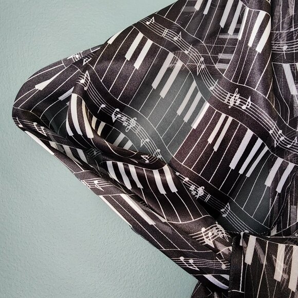 Lightweight Musical Piano Scarf - Picture 4 of 9
